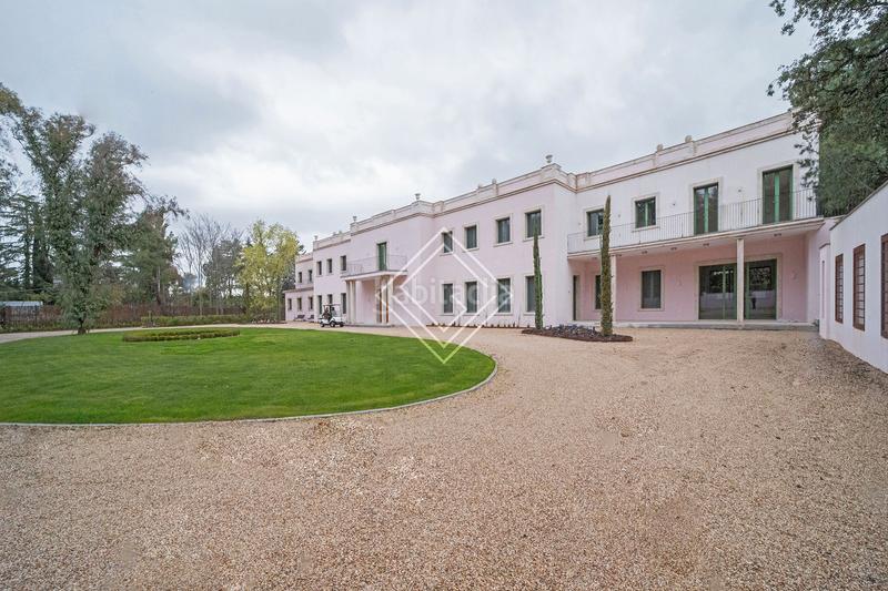 Foto e1674688-e0ed-4a94-8335-f1cc2be951d3. Chalet avec chauffage parking piscine dans urbanización La Moraleja La Moraleja