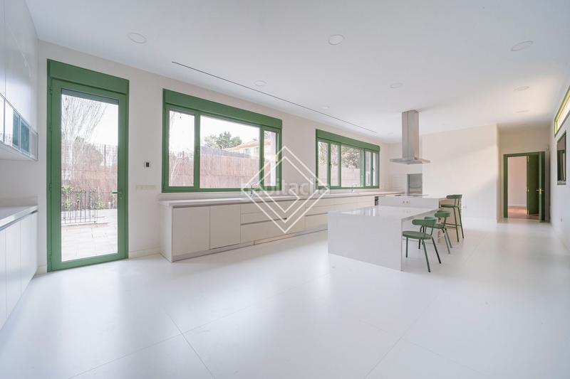 Foto 8a7c9086-1221-40c0-9316-0c0bb31c53e0. Chalet en urbanización La Moraleja La Moraleja