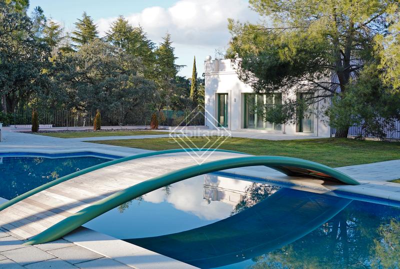 Foto 208cdee5-f43e-46ca-8f52-73296e2bc60d. Chalet con riscaldamento parcheggio piscina in urbanización La Moraleja La Moraleja