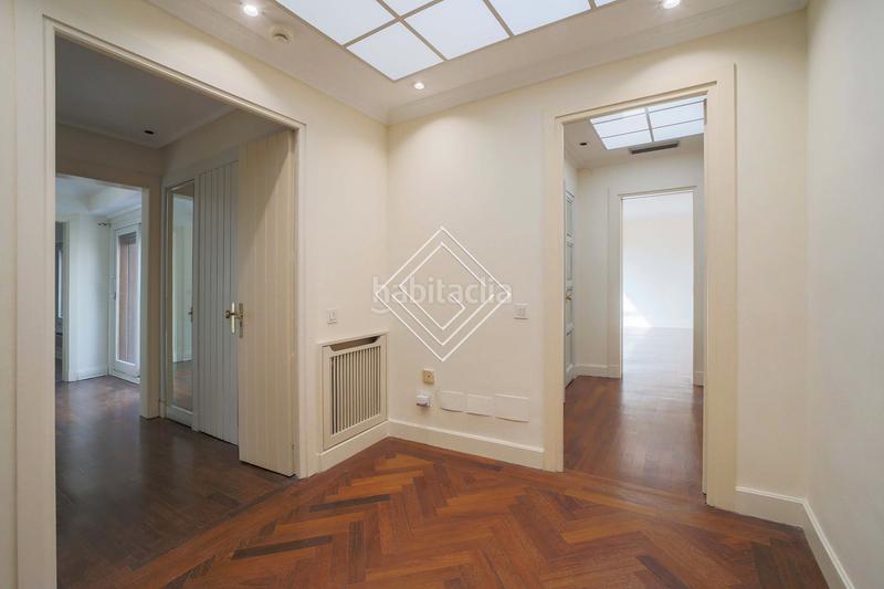 Foto 40293f0a-a01e-479e-9321-197dc4c068f0. Chalet estupenda casa en fuentelarreina en Ciudad Universitaria Madrid