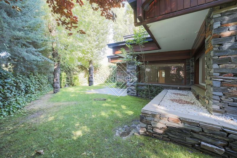 Foto d77cbb62-63c1-434c-84f9-4b703d145a84. Chalet estupenda casa en fuentelarreina en Ciudad Universitaria Madrid