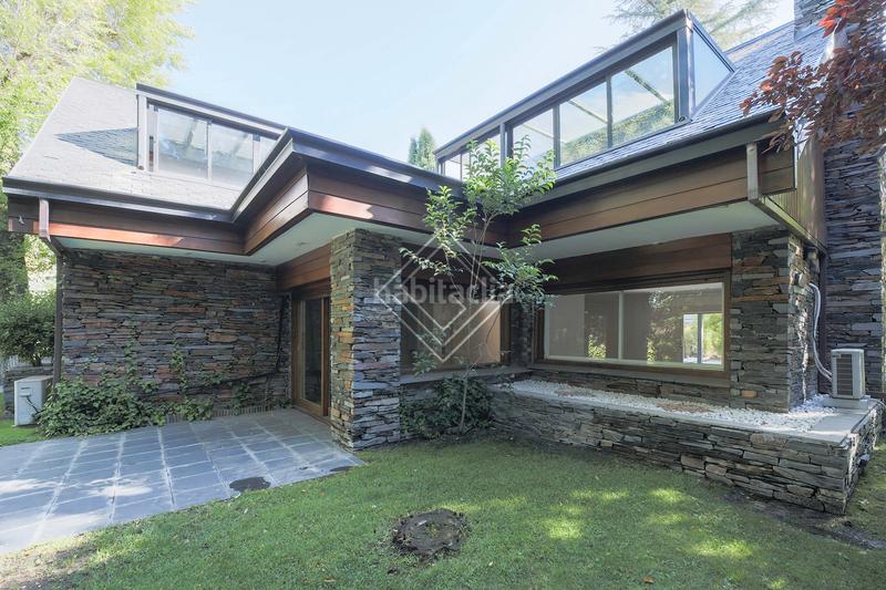 Foto fc48dbe3-539e-4a3e-9363-34089fd03a69. Chalet estupenda casa en fuentelarreina en Ciudad Universitaria Madrid