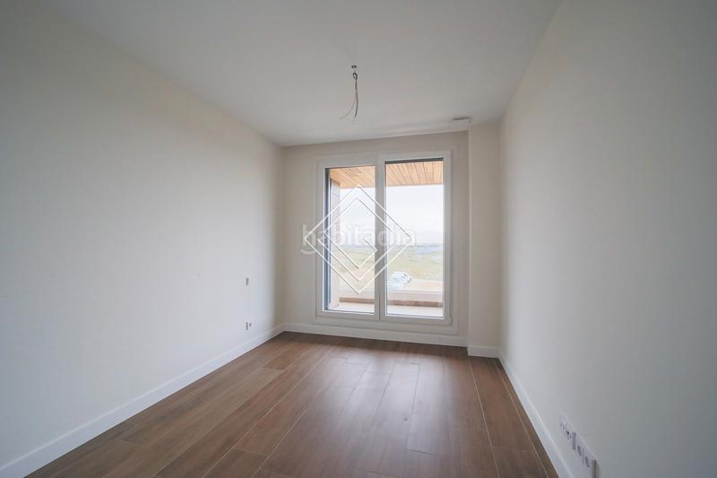 Foto 040487a3-6c17-42cc-aaa7-305235ae05e0. Appartement avec piscine dans urbanización La Moraleja La Moraleja