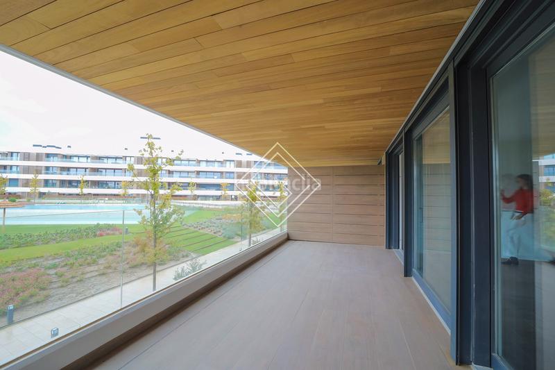 Foto 7fcb4ff8-4b9b-41e0-8937-e30d9eae3cbb. Appartement avec piscine dans urbanización La Moraleja La Moraleja