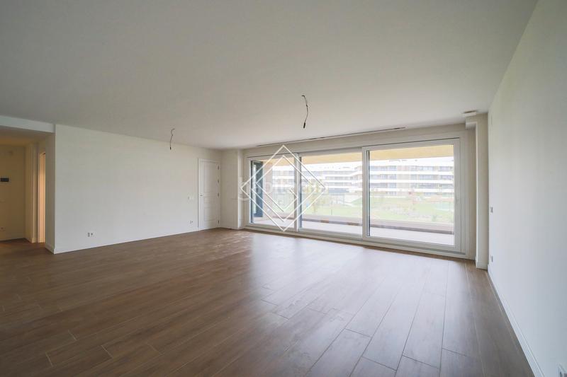 Foto cf1ccb12-1314-4c24-ab4b-0d5acbeac339. Flat with pool in urbanización La Moraleja La Moraleja