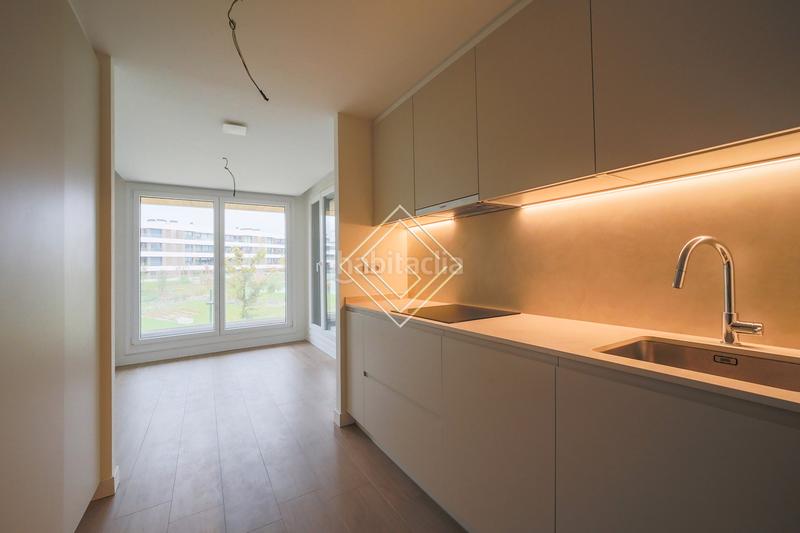 Foto f7cffc14-4657-4561-8aa1-b08b68deecc7. Flat with pool in urbanización La Moraleja La Moraleja