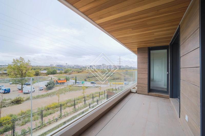 Foto 69c639d7-94e5-40c4-a8ac-a43522e656e4. Pis amb piscina a urbanización La Moraleja La Moraleja