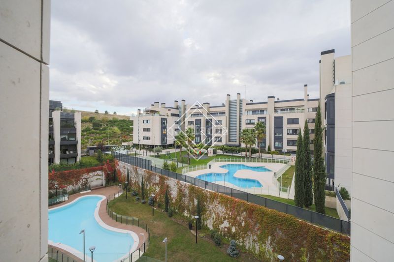 Foto 91ef9d5d-04df-495f-a9fe-5ce8b943dfde. Etagenwohnung mit heizung parking in Encinar de los Reyes La Moraleja