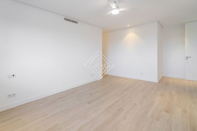 Foto a8e4f57d-1ac2-4973-a8de-e3cc1a898951. Chalet con camino riscaldamento parcheggio piscina in Ciudalcampo