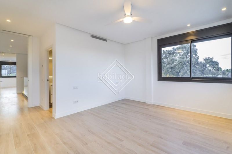 Foto d49906e8-d3ab-4712-80ad-6ce469e8f235. Chalet con camino riscaldamento parcheggio piscina in Ciudalcampo