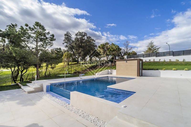 Foto d734901b-c403-4551-82b4-2cbce3aab77a. Chalet con camino riscaldamento parcheggio piscina in Ciudalcampo