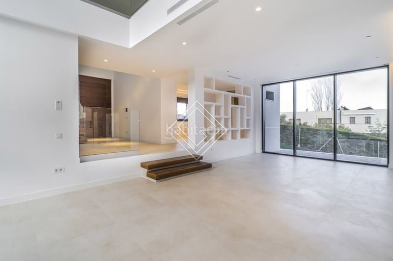 Foto db3abdf9-9f9a-43cb-b8a6-eeddee545aba. Chalet con camino riscaldamento parcheggio piscina in Ciudalcampo