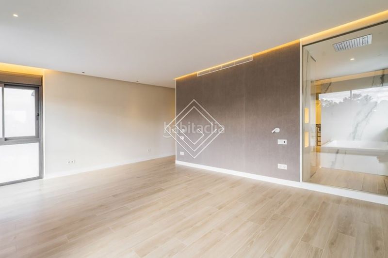Foto fab24260-c2e3-40aa-aee1-33e9a1690d8d. Chalet con camino riscaldamento parcheggio piscina in Ciudalcampo