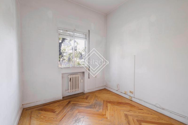 Foto f134dd19-38cb-47ff-9b56-761aa065e97f. Edifici a El Viso Madrid