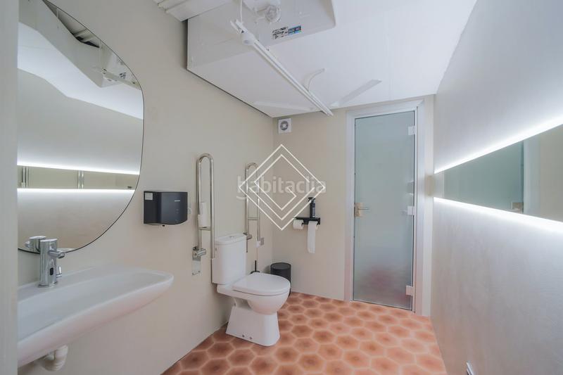 Foto 49da10e3-d4f8-4e94-b097-9d22f0607ff4. Oficina amb calefacció a Vallehermoso Madrid