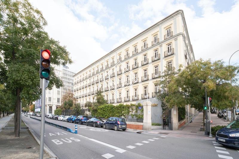 Foto 18187d19-428a-48c3-810f-f48228b336d7. Office space with heating in Recoletos Madrid