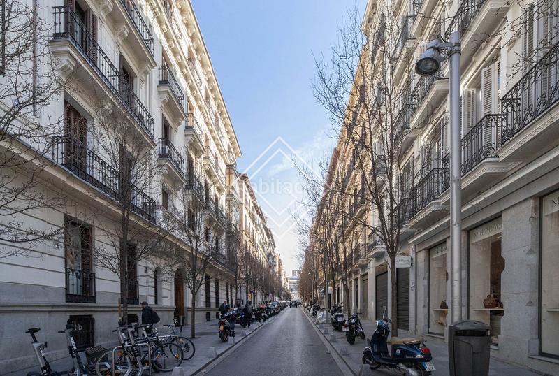 Foto 1c98f87f-23d6-4ed1-a0d8-ecc0f2ed550b. Office space with heating in Recoletos Madrid