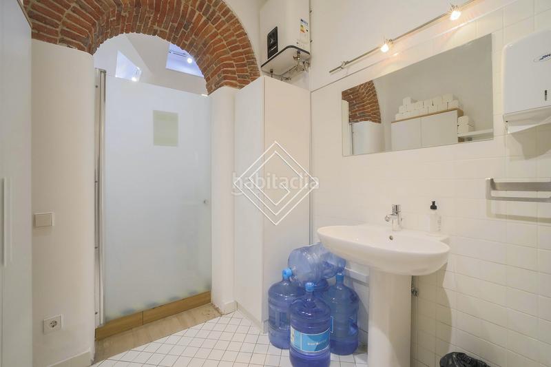 Foto 29b1e41b-fb03-41fe-aca1-d377572dd8c3. Office space with heating in Recoletos Madrid