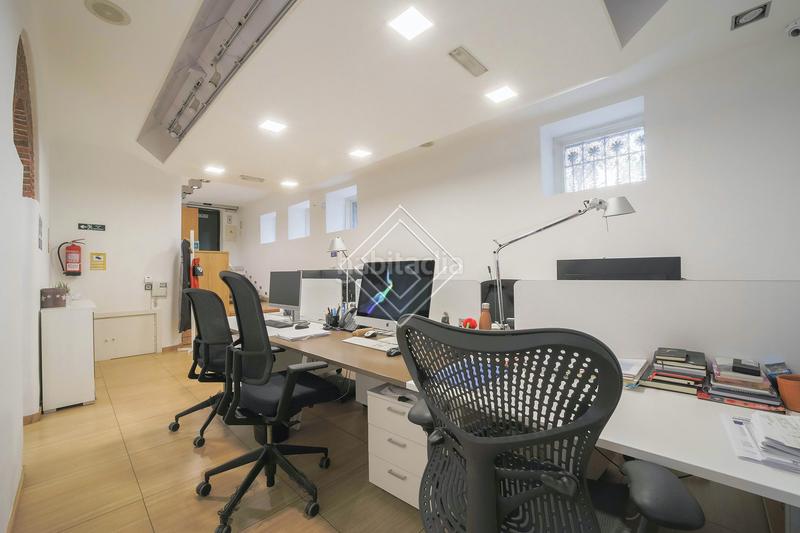 Foto 5ca41fab-9e69-4cc4-9437-61ade3ec5369. Office space with heating in Recoletos Madrid