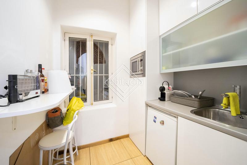 Foto b2df2f71-dd94-4cdf-809b-270ed639f76c. Office space with heating in Recoletos Madrid