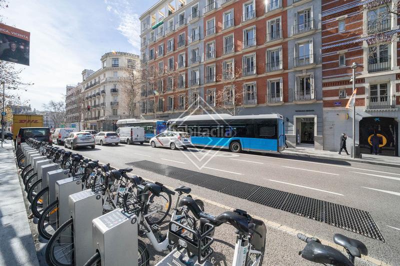 Foto b9829c74-dbf3-4323-b320-998eb99b9172. Office space with heating in Recoletos Madrid