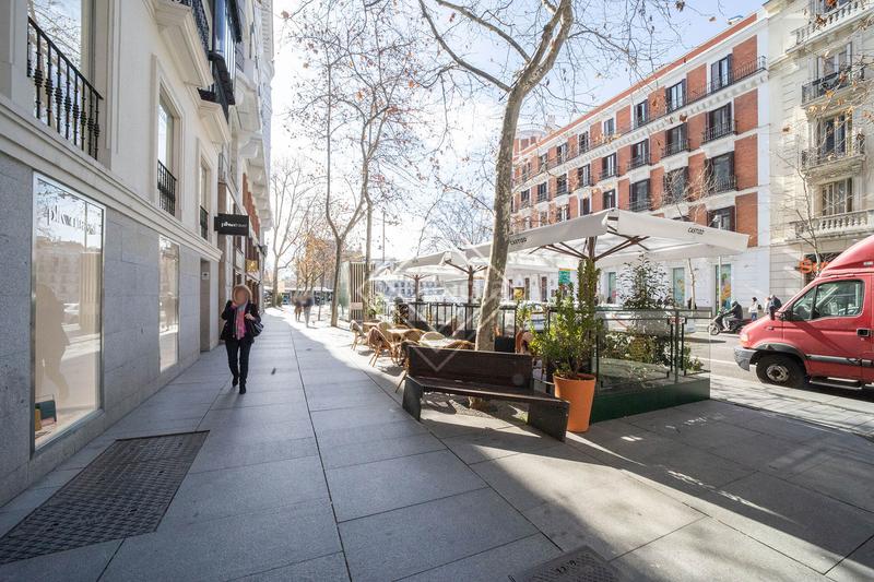 Foto dc694a7a-8c7a-422c-9906-f83b79145d03. Office space with heating in Recoletos Madrid