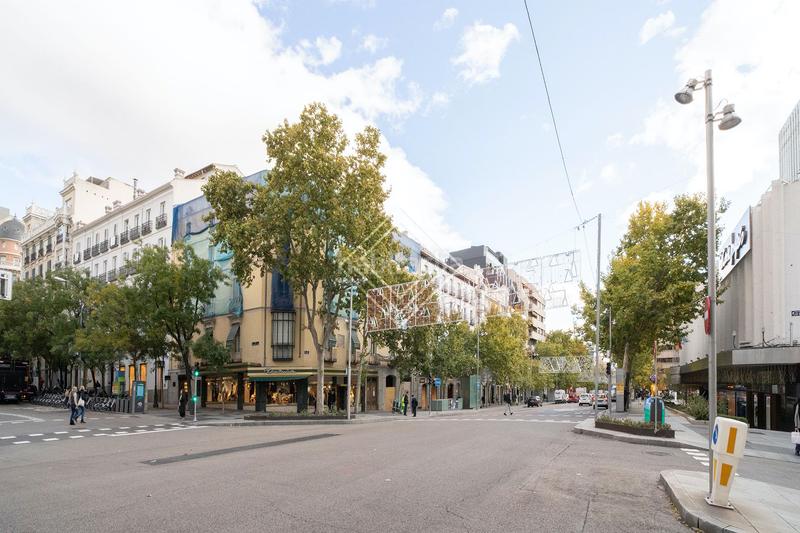 Foto f97a33f3-7520-4f0a-9a20-49f3353579d0. Office space with heating in Recoletos Madrid