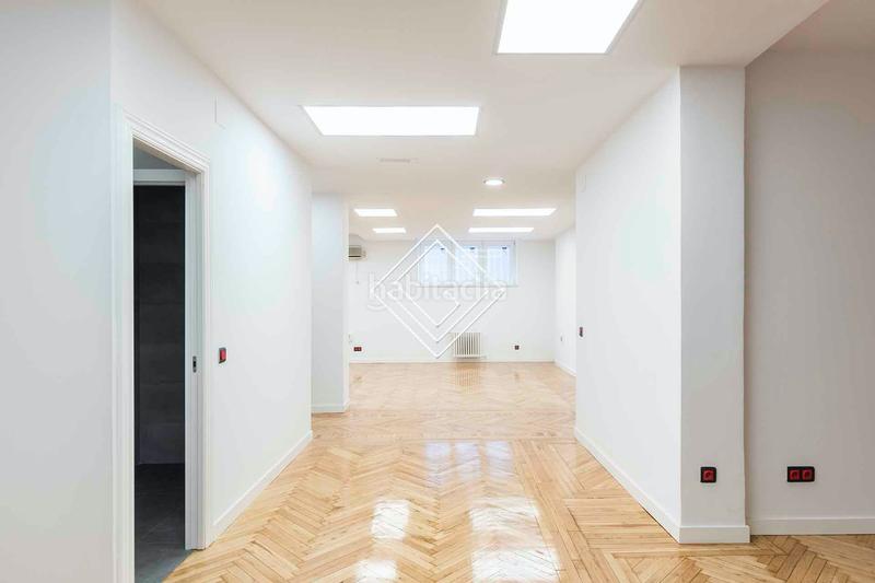 Foto 3a4d36dc-d911-47ae-a3ac-f08607c311c9. Bureau avec chauffage dans El Viso Madrid