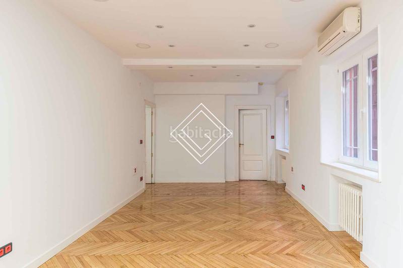 Foto 6fbbe6a7-0bd7-44be-b209-a04ddffc93c3. Bureau avec chauffage dans El Viso Madrid