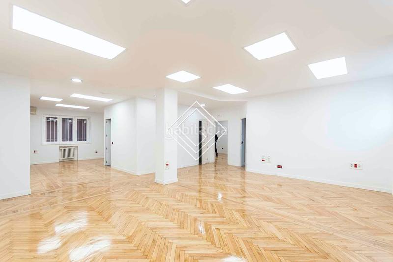 Foto f13fc9e8-0db4-4a1c-9ffc-e541fa5188d1. Bureau avec chauffage dans El Viso Madrid