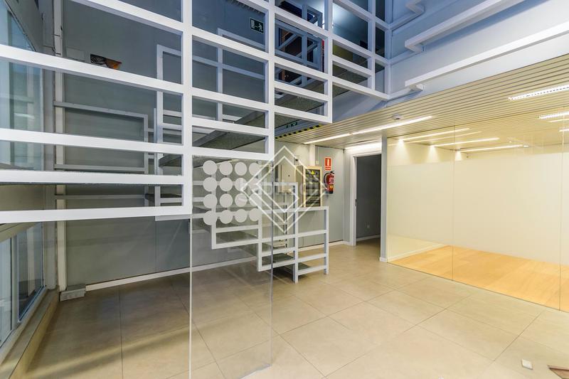 Foto 0f0ee89d-d24d-4c42-97ee-69683f8b1f3a. Locale commerciale con riscaldamento in Nueva España Madrid