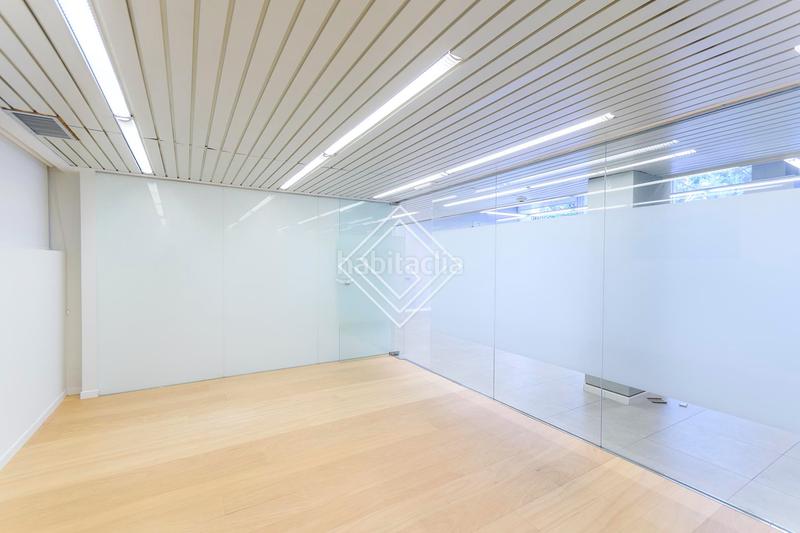 Foto 21e5fa66-c6ab-4bf2-8f46-75b9ad623a05. Locale commerciale con riscaldamento in Nueva España Madrid