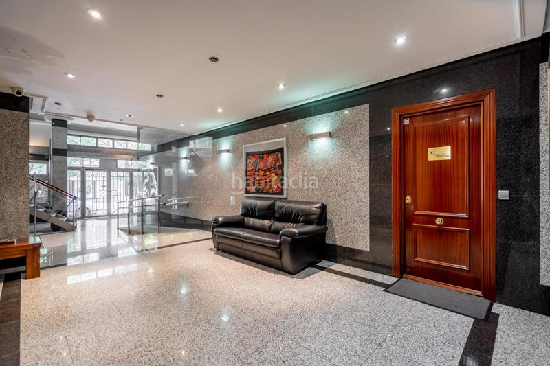 Foto 92cc7bde-09bf-4cd7-b379-74efed96ba58. Office space with heating in El Viso Madrid