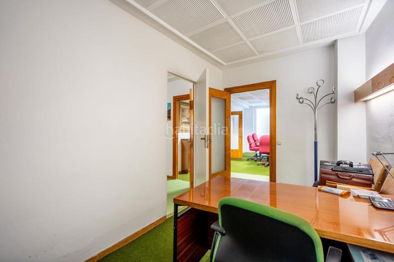 Foto ece8a635-d107-4813-8dfb-2631fab0ab79. Office space with heating in El Viso Madrid