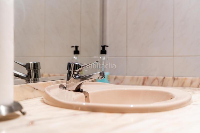 Foto fdcbcace-ee20-4772-a213-17248d7e163e. Office space with heating in El Viso Madrid