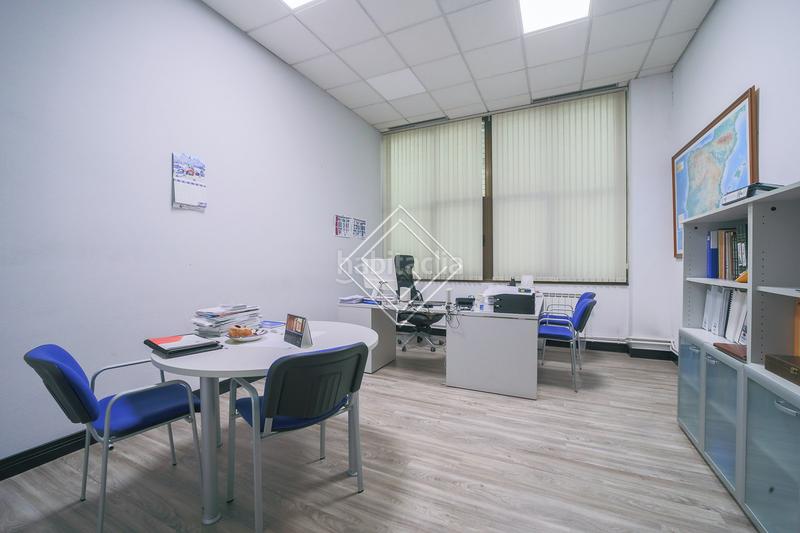 Foto abcad261-7496-4d8d-92bf-d8e35ebd4e36. Office space with heating in Conde Orgaz - Piovera Madrid