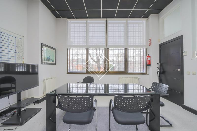 Foto f864a6e2-dac7-4aa7-beb6-bc0d8e3f3298. Office space with heating in Conde Orgaz - Piovera Madrid