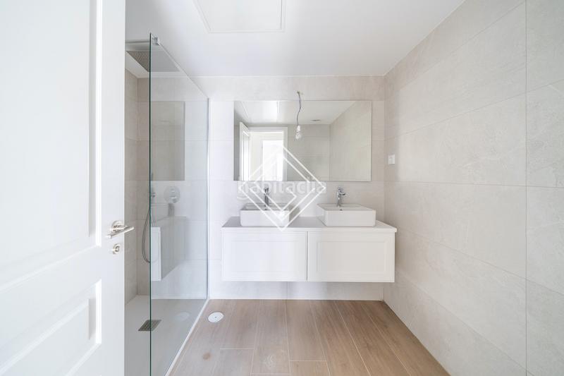 Foto 93a9d1e0-0739-4dae-b706-510ca1390b0a. Appartamento con riscaldamento parcheggio piscina in La Moraleja