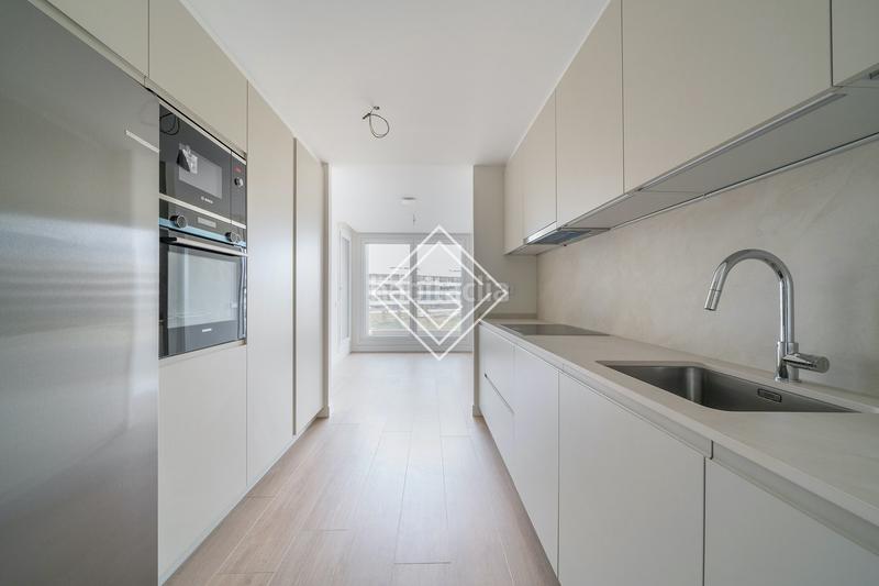 Foto c8987c4b-57e7-46b7-b977-36598015b5b6. Appartamento con riscaldamento parcheggio piscina in La Moraleja