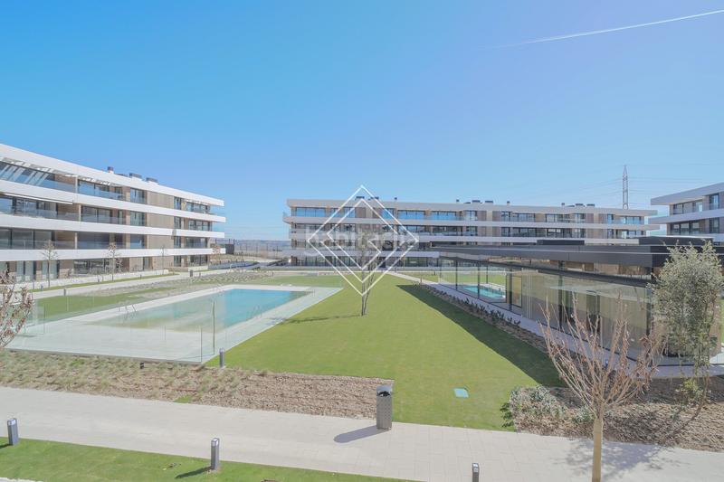 Foto 46a52f51-44a9-4a61-a8c3-575beff39fb4. Flat with heating parking pool in urbanización La Moraleja La Moraleja