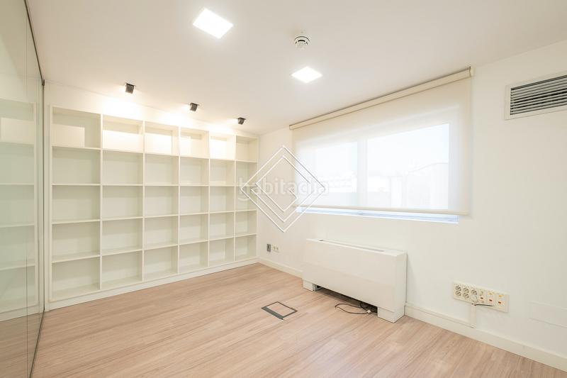 Foto 1b0e21ce-5e52-4482-b697-16a09b84b945. Affitto ufficio con riscaldamento in Almagro Madrid
