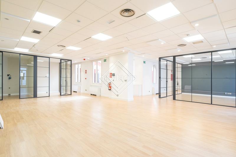 Foto 1e1bbb9b-e859-4fb9-a4a7-cc9eeeca1249. Location bureau avec chauffage dans Almagro Madrid