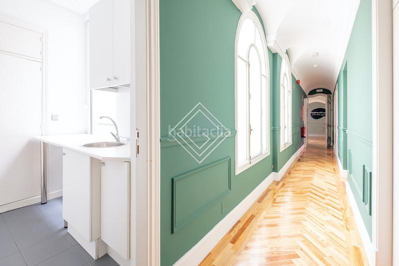 Foto 0305f9f1-a1a7-4b8a-b4ad-79f6c9e4c3aa. Rent office space with heating in Almagro Madrid