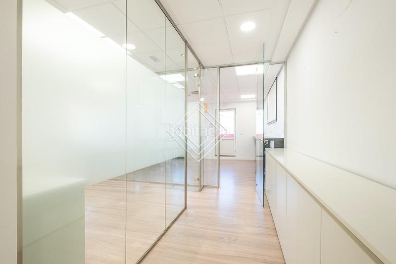 Foto 52552cae-51d7-4749-a174-7185c6703340. Rent office space with heating in Almagro Madrid