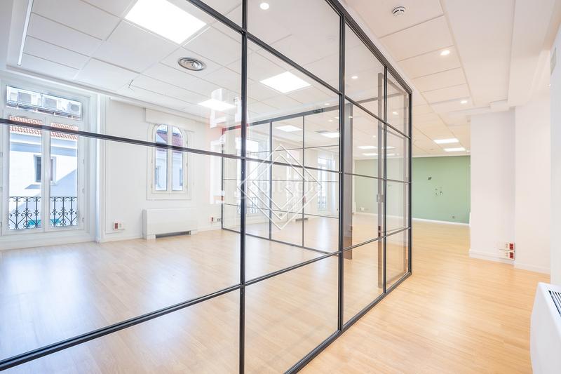 Foto e1618f9e-5473-47f3-8913-b997acb3ae05. Rent office space with heating in Almagro Madrid
