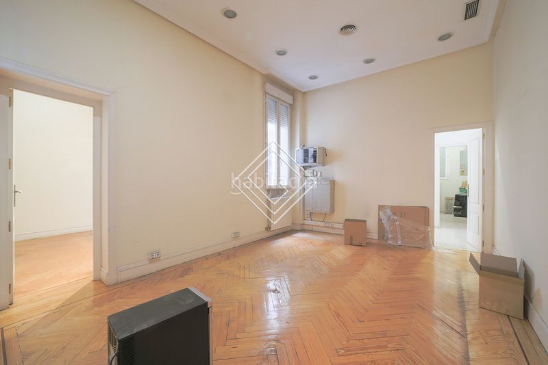 Foto 4fc99efa-8059-49e3-b9fb-ae9e174a18d9. Miete büro mit heizung in Palacio Madrid