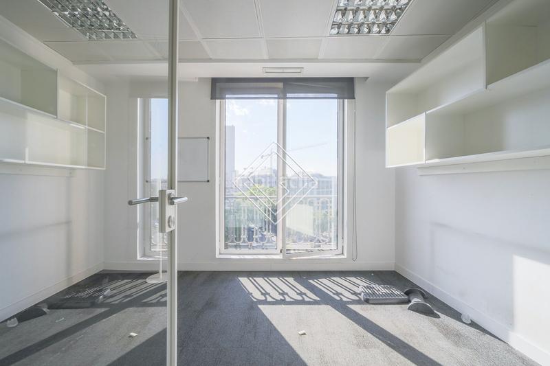 Foto a349230f-99dd-4fd2-bed8-09bd7ae8a4a1. Miete büro mit heizung in Almagro Madrid