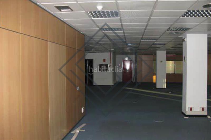 Foto 6eb3f09e-9c90-4350-aafd-e31c008ec5c6. Location bureau avec chauffage dans Salvador Madrid