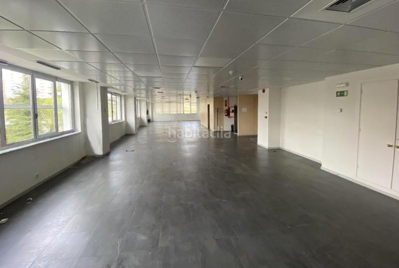 Foto 98a8cc70-22bd-41ea-9f53-49902b905bf1. Rent office space with heating in Sanchinarro Madrid