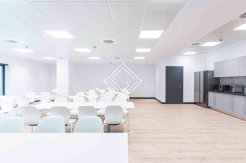 Foto a65a8696-9b8c-4fa9-a63f-7bd3cd6821a6. Miete büro mit heizung in La Florida - El Plantío Madrid